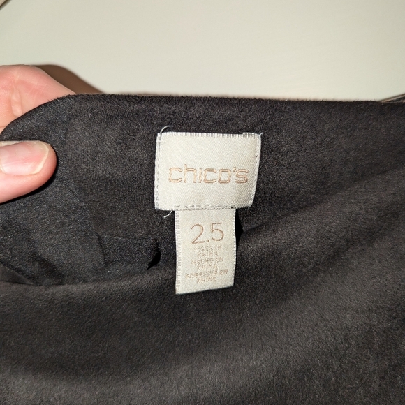 Chicos high-low fringe skirt with zipper back. Chico's size 2.5 or size 14 - Picture 3 of 6